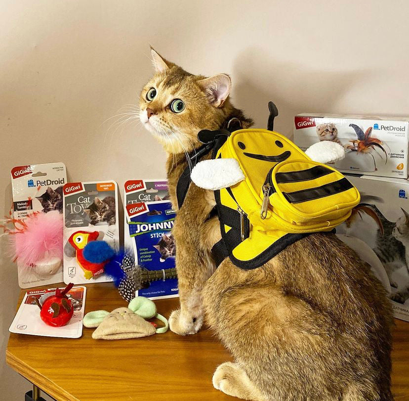 Gigwi | Juguete para gatos JOHNNY STICK CATNIP 2 lado marrón — foto oficial GiGwi