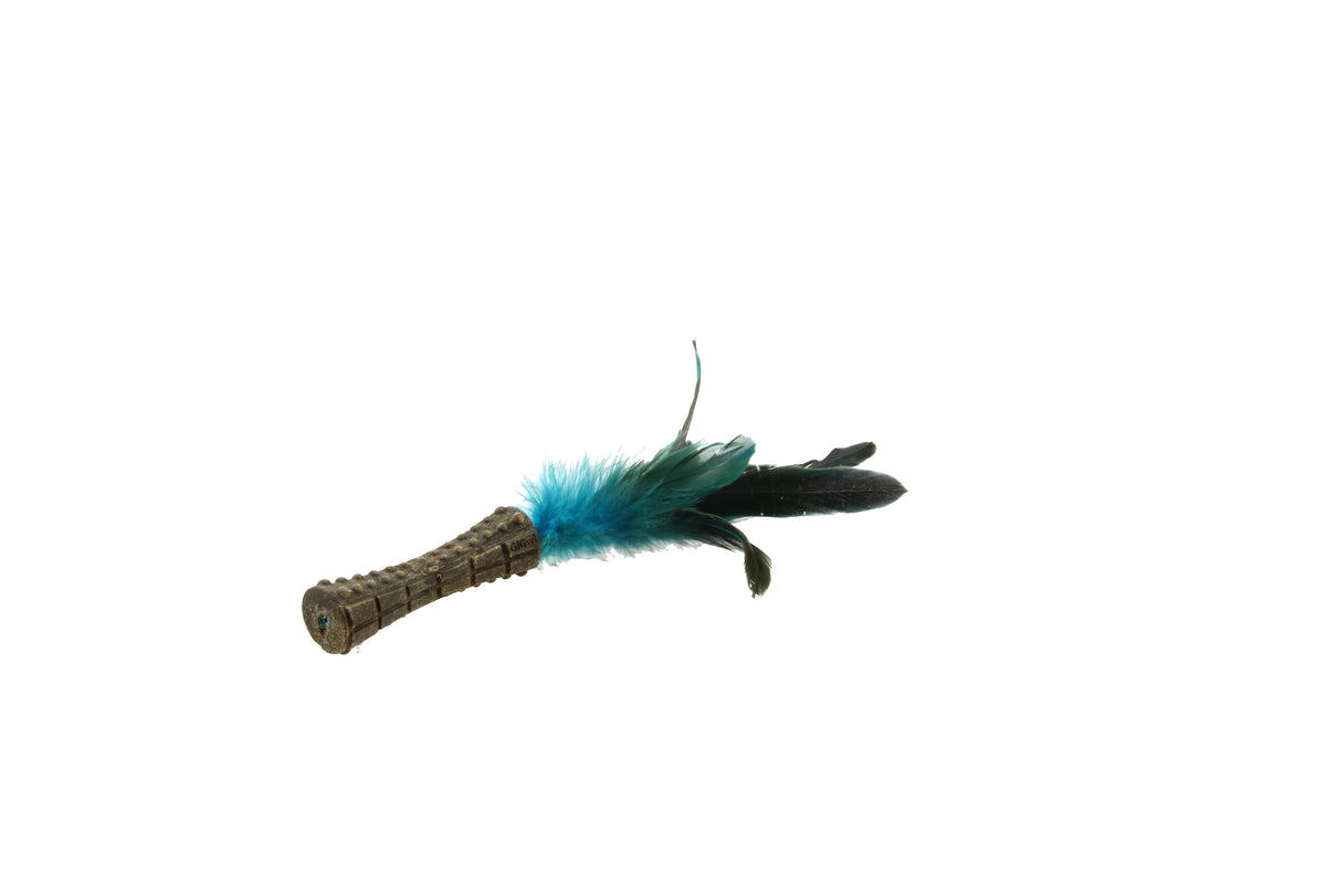 Gigwi | Juguete para gatos Catnip 'Johnny Stick' con un lado de pluma natural — foto oficial GiGwi