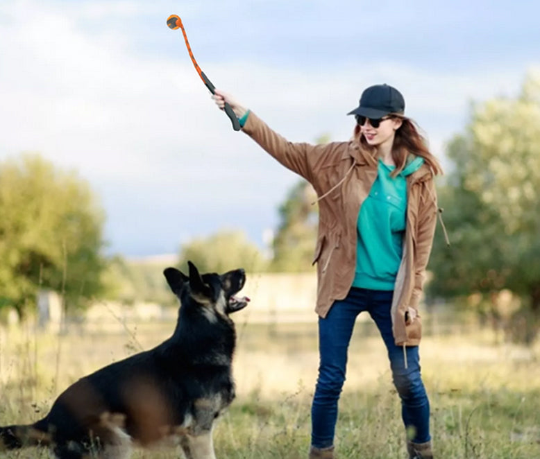 Gigwi | Juguete para perros Lanzador + 1 pelota de tenis — foto oficial GiGwi