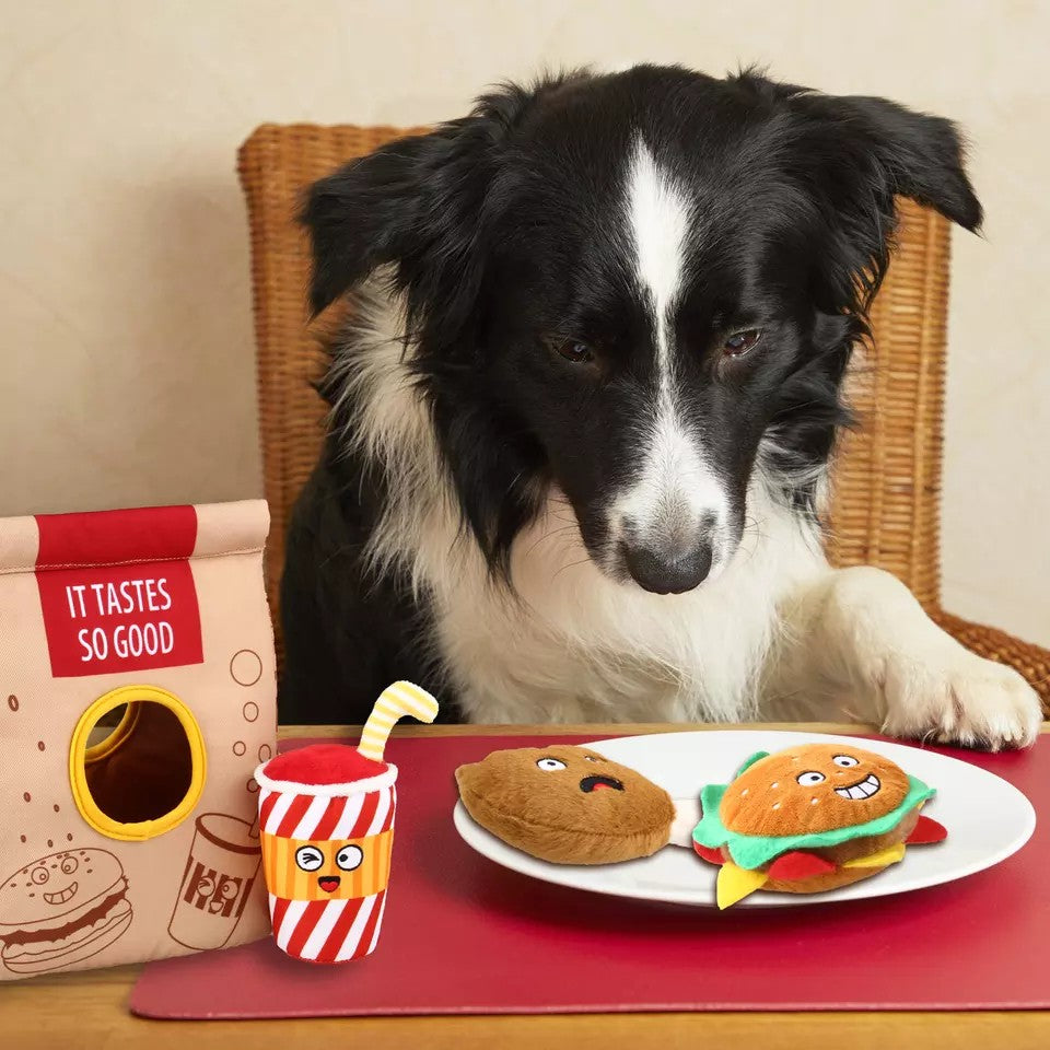 Gigwi Hide N’ Seek | Bolsa interactiva Fast Food para perros