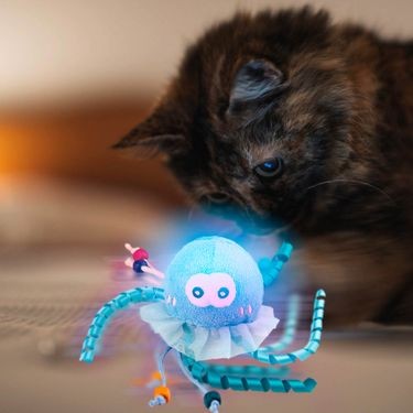 Gigwi | Juguete para gatos Medusa "Shining Friends" con luz LED activada y catnip en el interior