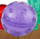 KONG SQUEEZZ Crackle Ball — imagen referencial del catálogo Vetpharma; presentación según la opción seleccionada