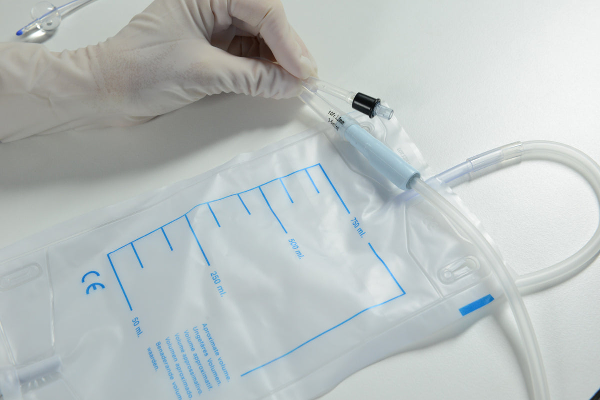 Kruuse Bolsa de orina 750 ml con adaptador Foley · en uso: conexión con el catéter Foley (3)