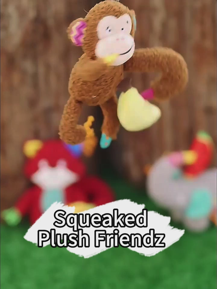 GiGwi Plush Friendz: presentación oficial del elefante y la ardilla y demostración de la familia con sonido y papel crujiente.